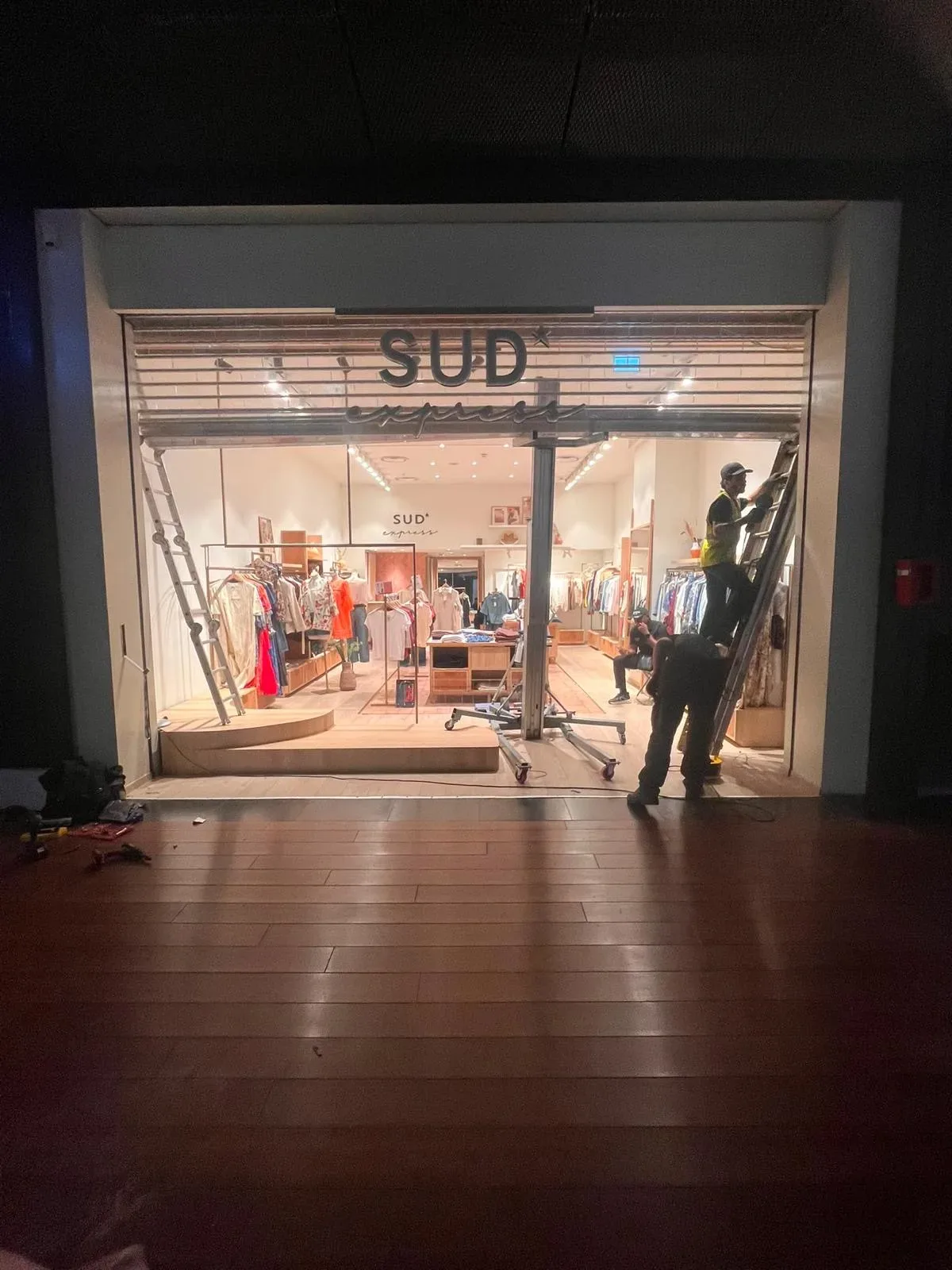 Installation et pose de rideau métallique à Marseille 6