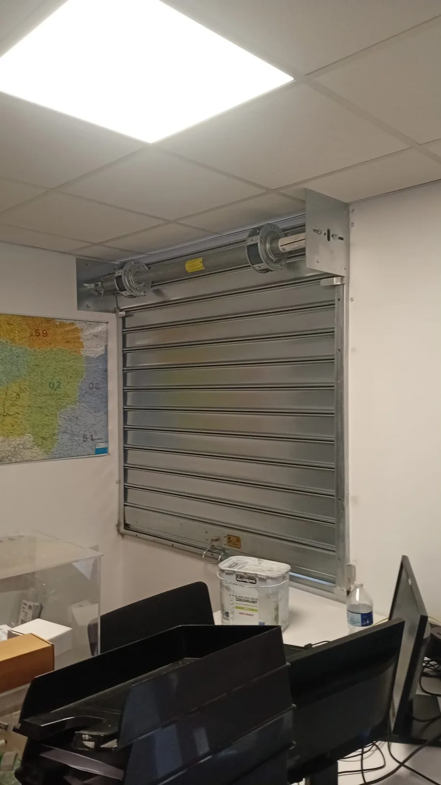 Installation et pose de rideau métallique à Marseille 6