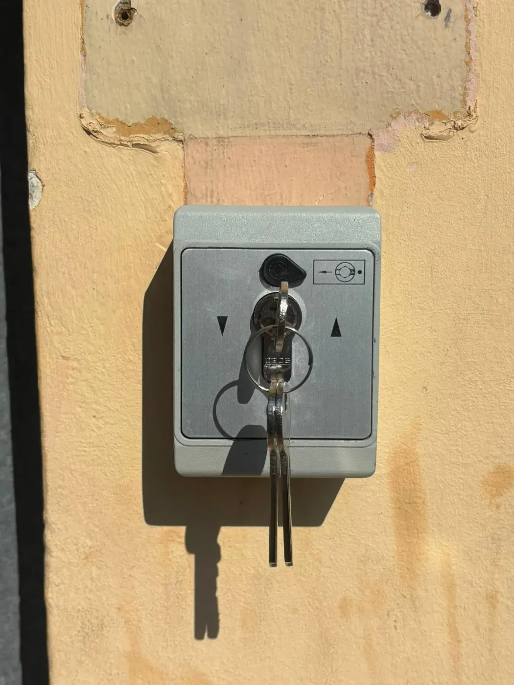 Motorisation de rideau métallique à Marseille 6